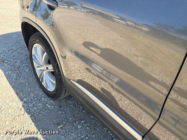 image for item EJ3100 2013 Volkswagen Tiguan SUV