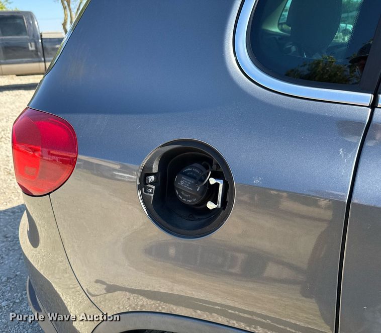 image for item EJ3100 2013 Volkswagen Tiguan SUV