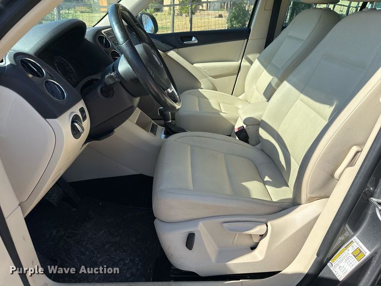 image for item EJ3100 2013 Volkswagen Tiguan SUV