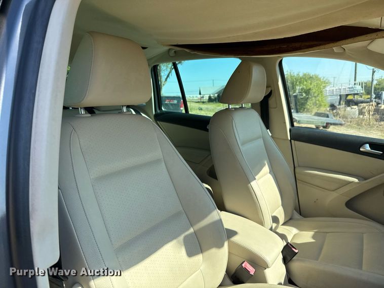 image for item EJ3100 2013 Volkswagen Tiguan SUV