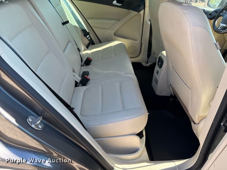 image for item EJ3100 2013 Volkswagen Tiguan SUV