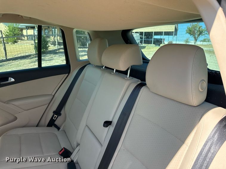 image for item EJ3100 2013 Volkswagen Tiguan SUV
