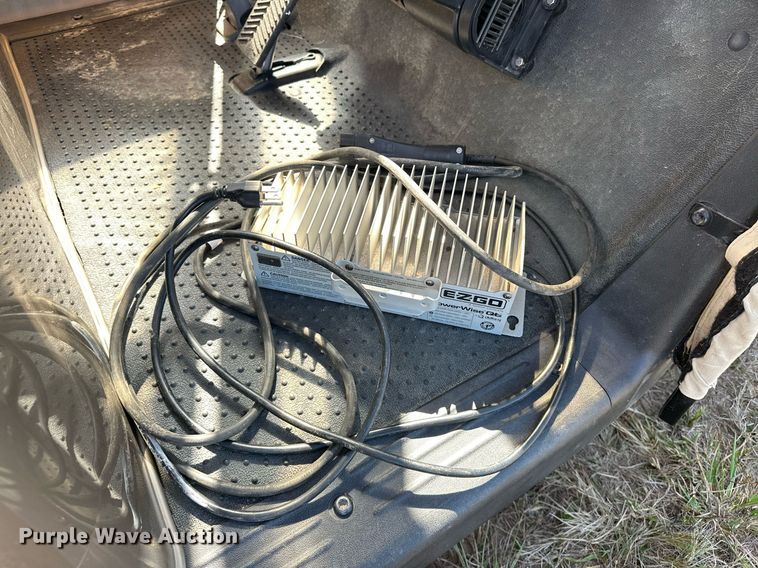 image for item EJ4870 2009 EZ-GO RXV golf cart