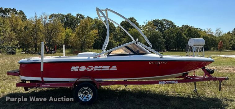 image for item EJ4872 2001 Moomba  Outback  boat