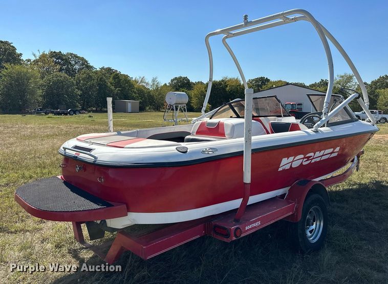 image for item EJ4872 2001 Moomba  Outback  boat