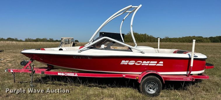 image for item EJ4872 2001 Moomba  Outback  boat