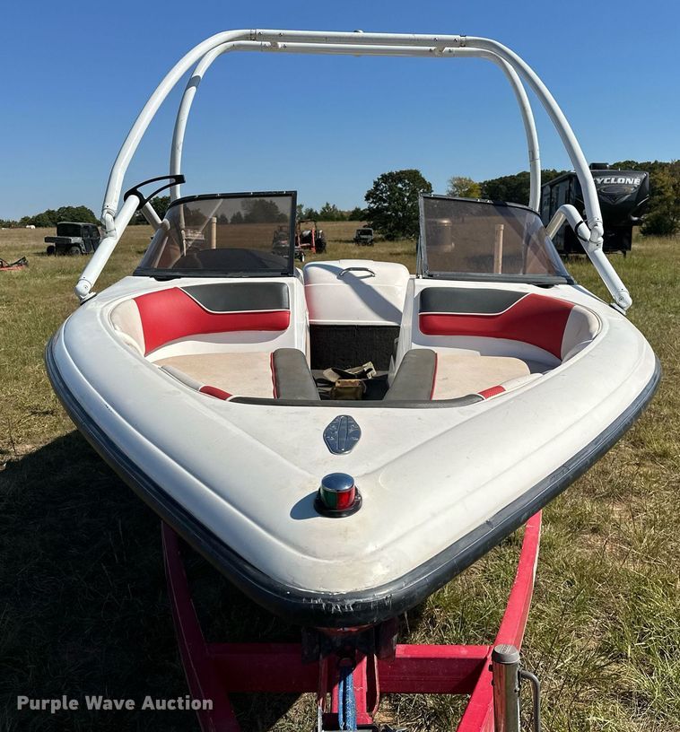 image for item EJ4872 2001 Moomba  Outback  boat