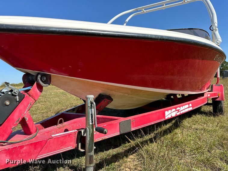 image for item EJ4872 2001 Moomba  Outback  boat