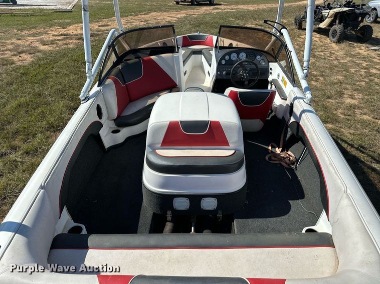 image for item EJ4872 2001 Moomba  Outback  boat