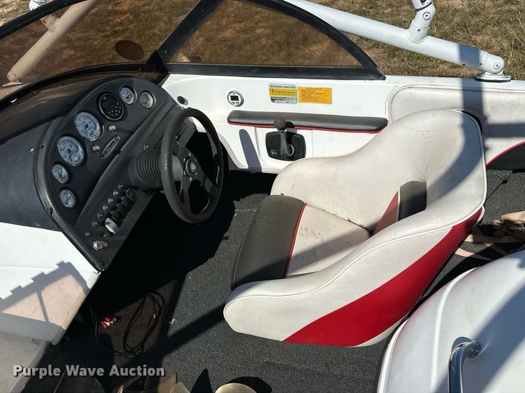 image for item EJ4872 2001 Moomba  Outback  boat