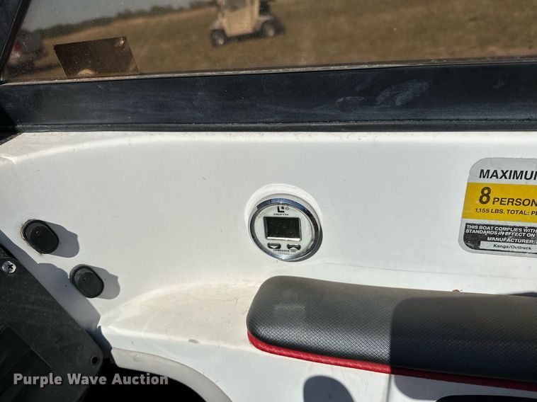 image for item EJ4872 2001 Moomba  Outback  boat