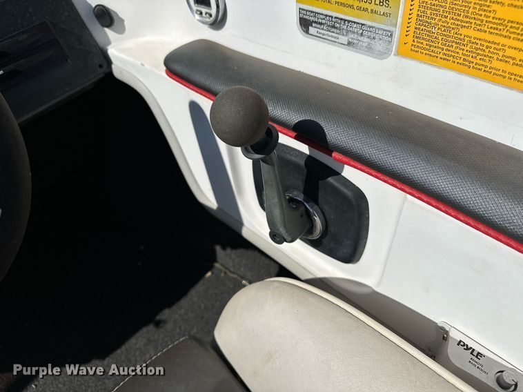 image for item EJ4872 2001 Moomba  Outback  boat