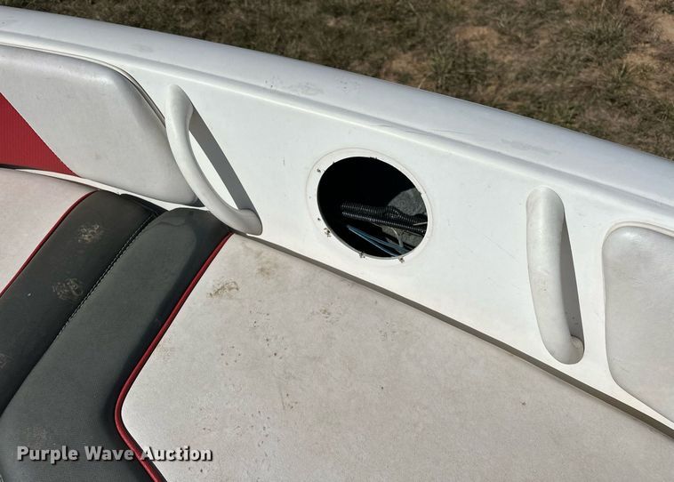 image for item EJ4872 2001 Moomba  Outback  boat