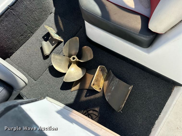 image for item EJ4872 2001 Moomba  Outback  boat