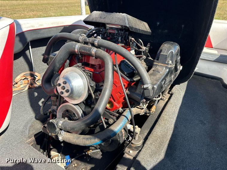 image for item EJ4872 2001 Moomba  Outback  boat