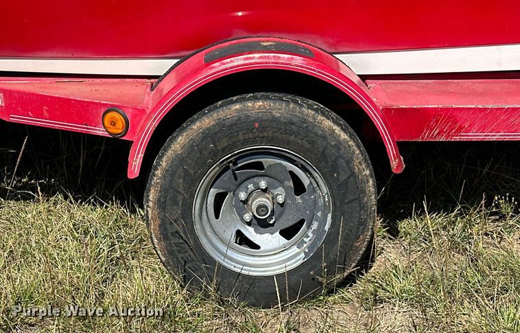 image for item EJ4872 2001 Moomba  Outback  boat