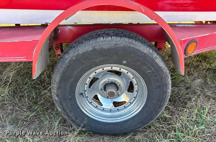 image for item EJ4872 2001 Moomba  Outback  boat