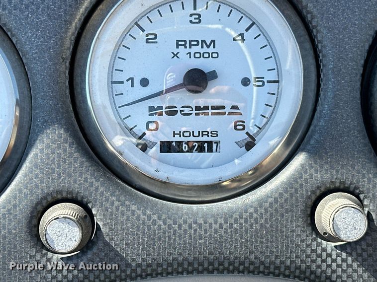 image for item EJ4872 2001 Moomba  Outback  boat