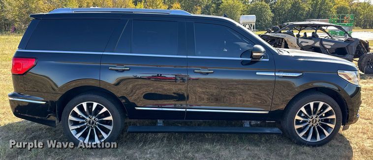 image for item EJ4874 2021 Lincoln  Navigator  SUV