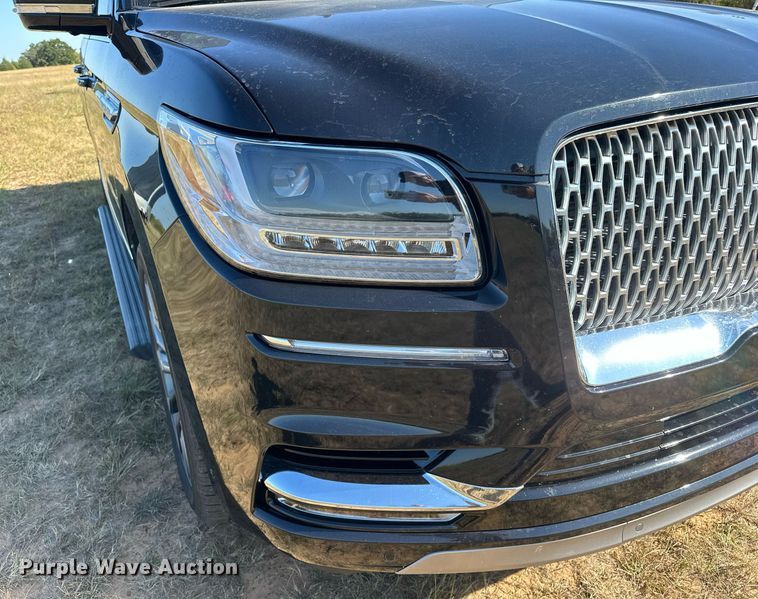 image for item EJ4874 2021 Lincoln  Navigator  SUV