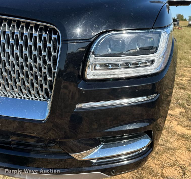 image for item EJ4874 2021 Lincoln  Navigator  SUV