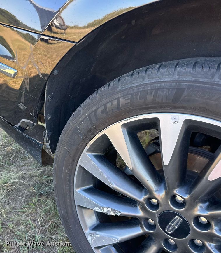 image for item EJ4874 2021 Lincoln  Navigator  SUV