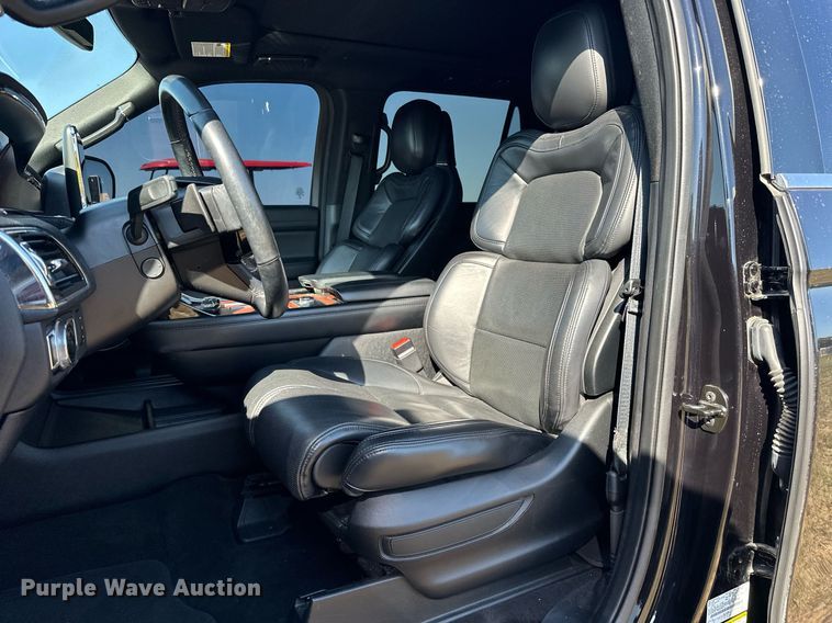 image for item EJ4874 2021 Lincoln  Navigator  SUV