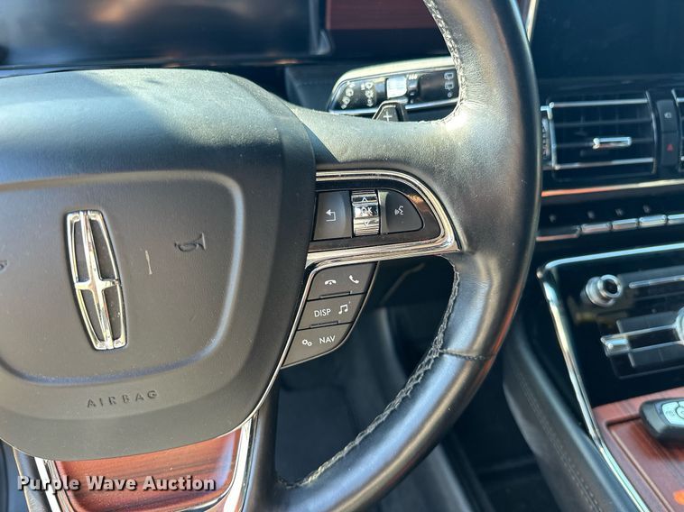 image for item EJ4874 2021 Lincoln  Navigator  SUV