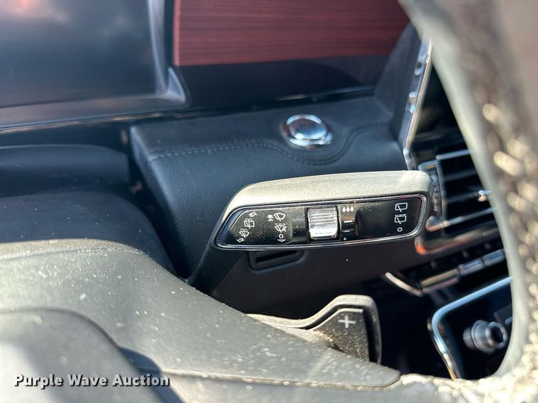 image for item EJ4874 2021 Lincoln  Navigator  SUV