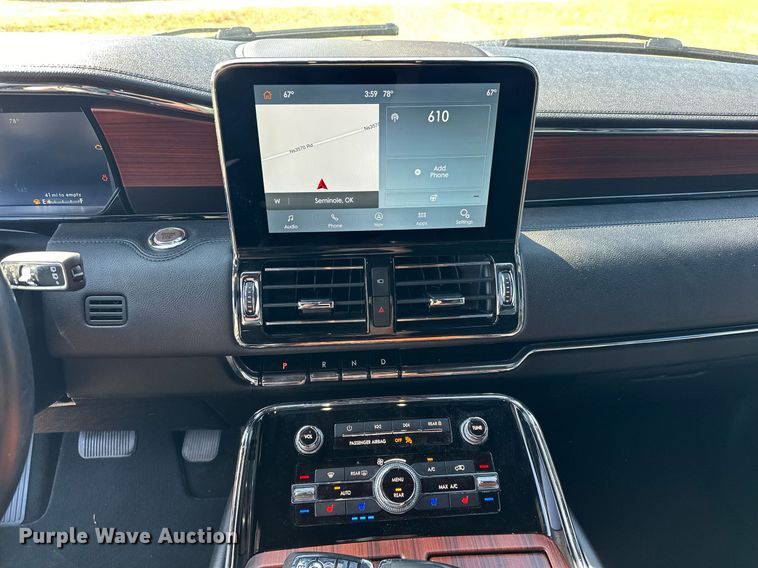 image for item EJ4874 2021 Lincoln  Navigator  SUV