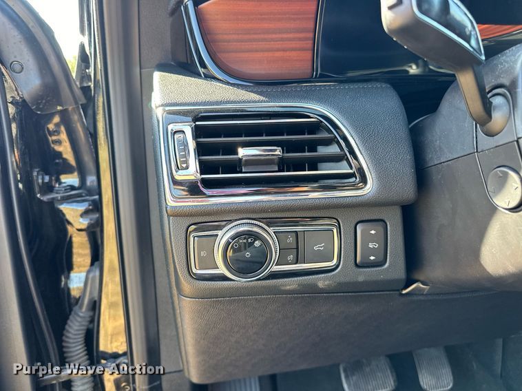 image for item EJ4874 2021 Lincoln  Navigator  SUV