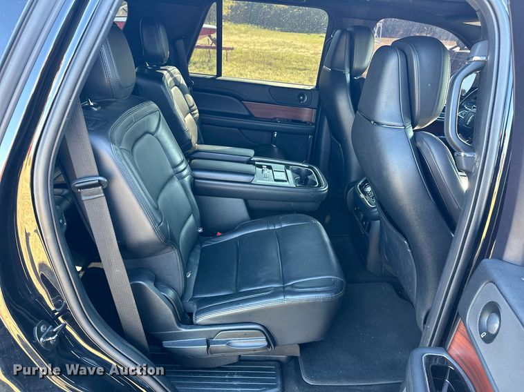 image for item EJ4874 2021 Lincoln  Navigator  SUV