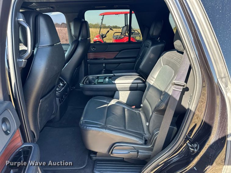 image for item EJ4874 2021 Lincoln  Navigator  SUV