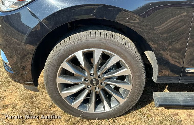 image for item EJ4874 2021 Lincoln  Navigator  SUV