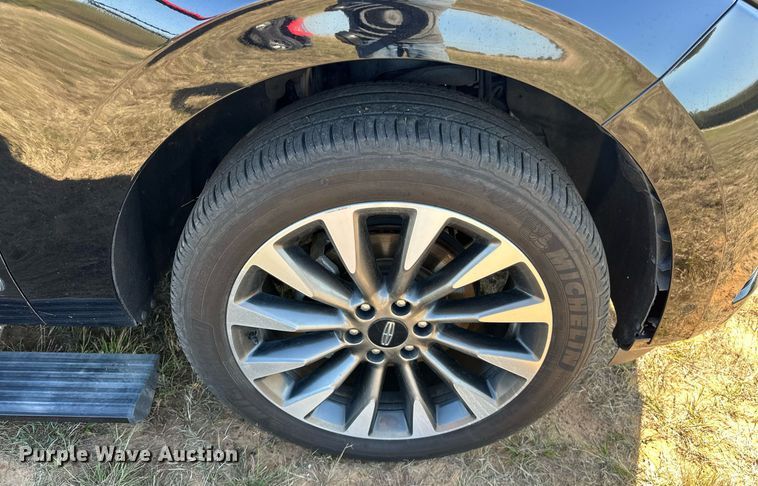 image for item EJ4874 2021 Lincoln  Navigator  SUV