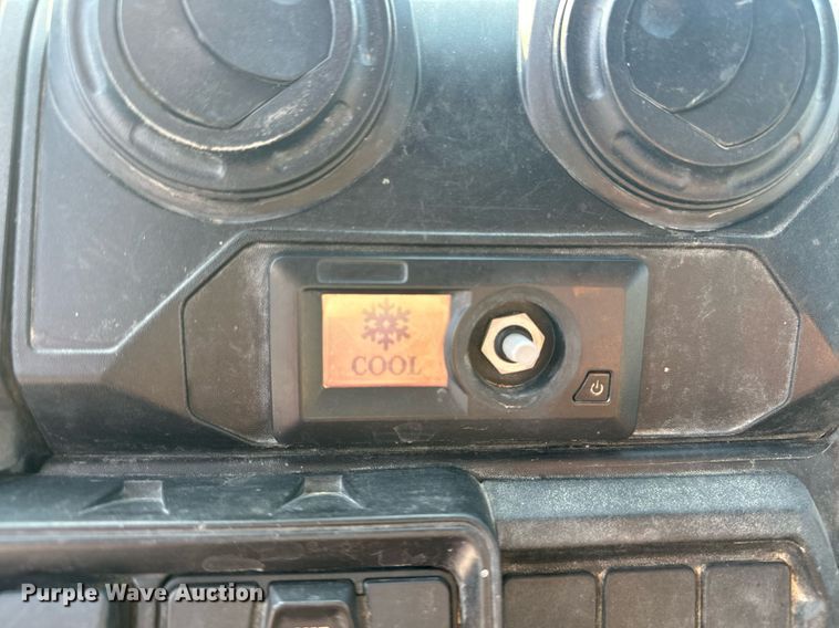 image for item EJ4892 2020 Can-Am Defender Max limited utility vehicle