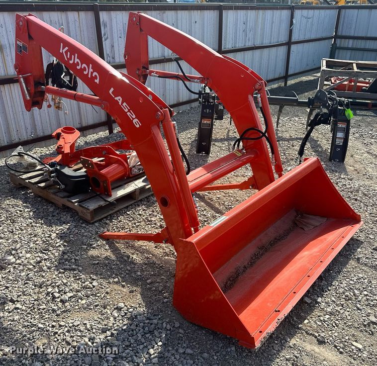 image for item EJ4982 Kubota LA526FL loader