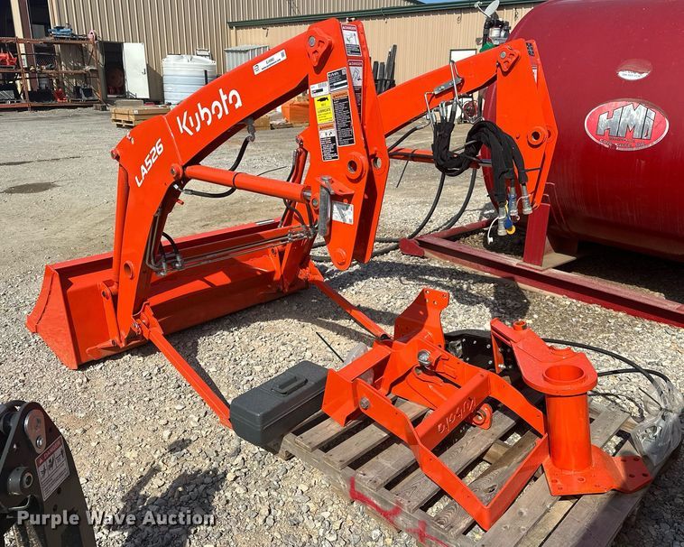 image for item EJ4982 Kubota LA526FL loader