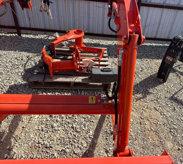 image for item EJ4982 Kubota LA526FL loader