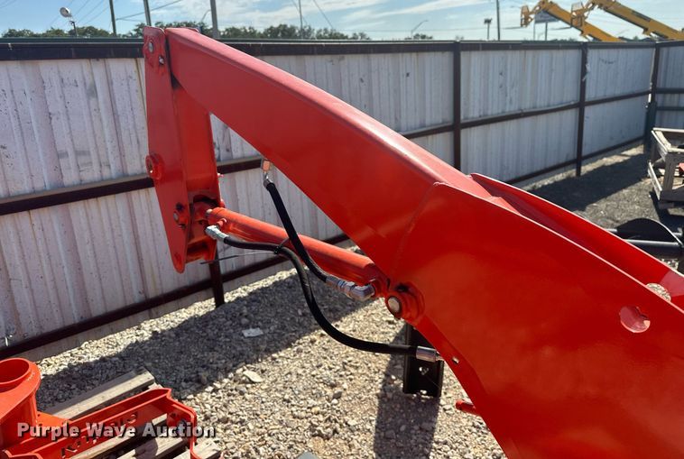 image for item EJ4982 Kubota LA526FL loader