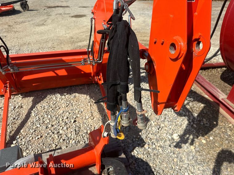 image for item EJ4982 Kubota LA526FL loader