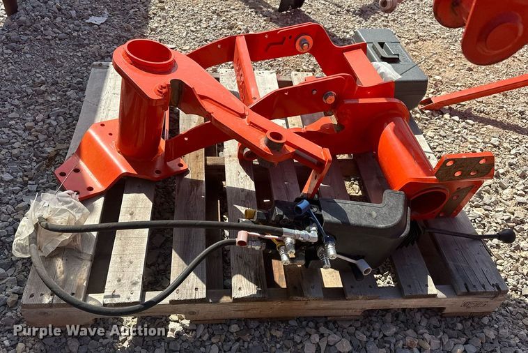 image for item EJ4982 Kubota LA526FL loader