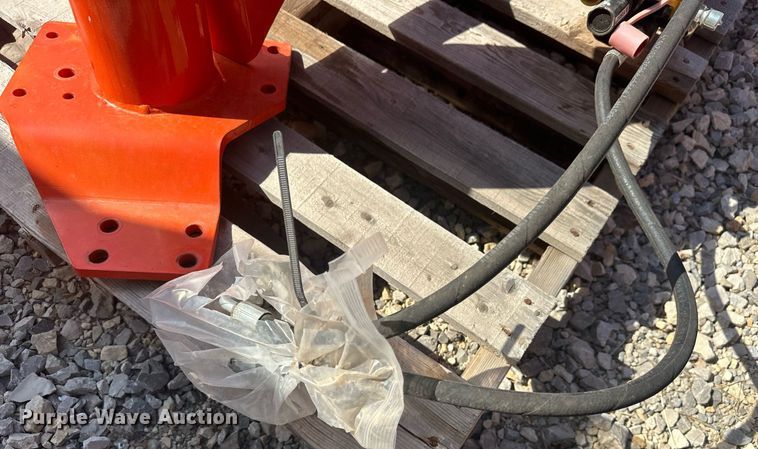 image for item EJ4982 Kubota LA526FL loader