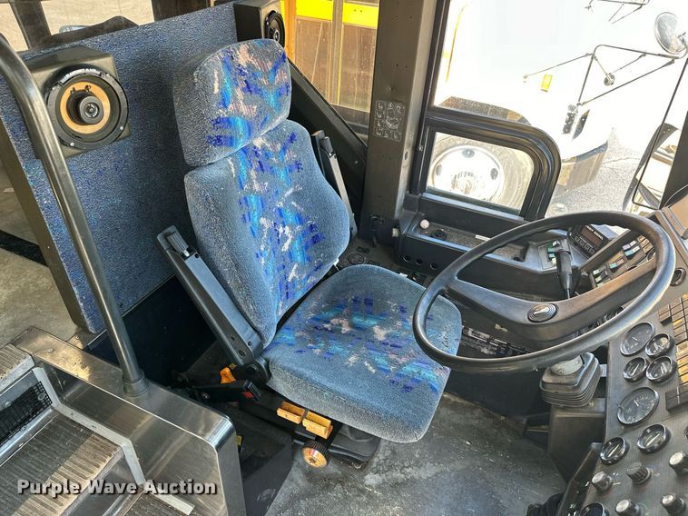 image for item EJ8987 1995 Prevost  H3-41 coach bus