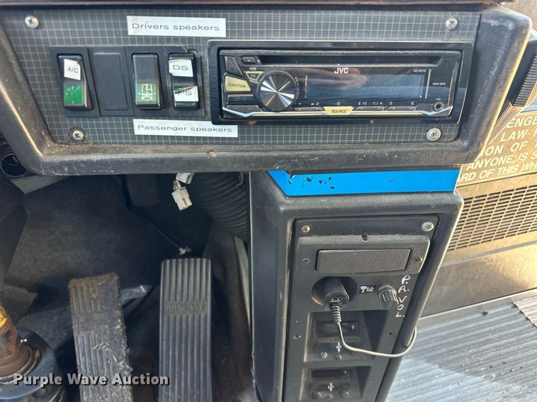 image for item EJ8987 1995 Prevost  H3-41 coach bus