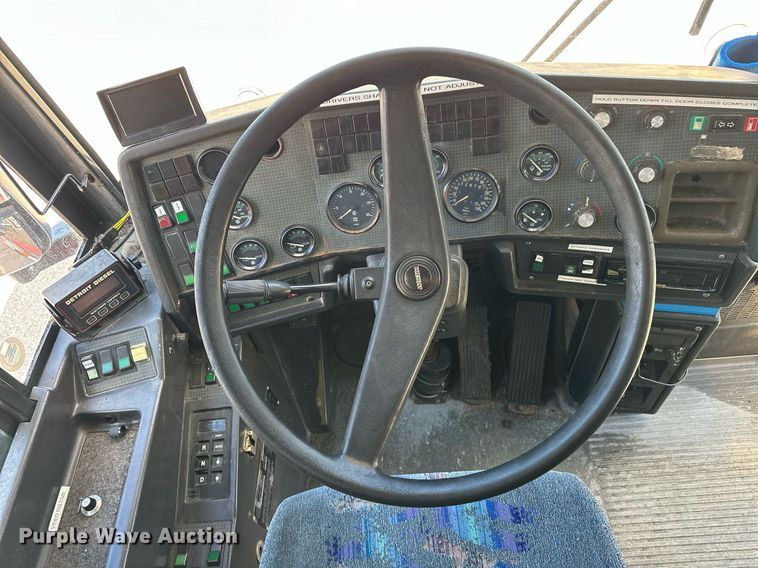 image for item EJ8987 1995 Prevost  H3-41 coach bus