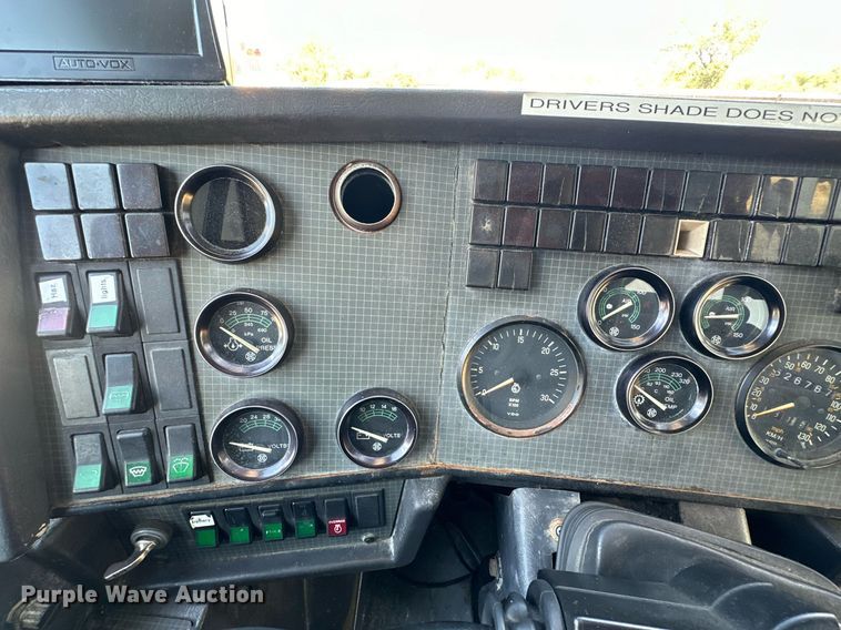 image for item EJ8987 1995 Prevost  H3-41 coach bus