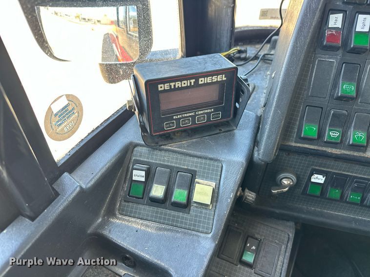 image for item EJ8987 1995 Prevost  H3-41 coach bus