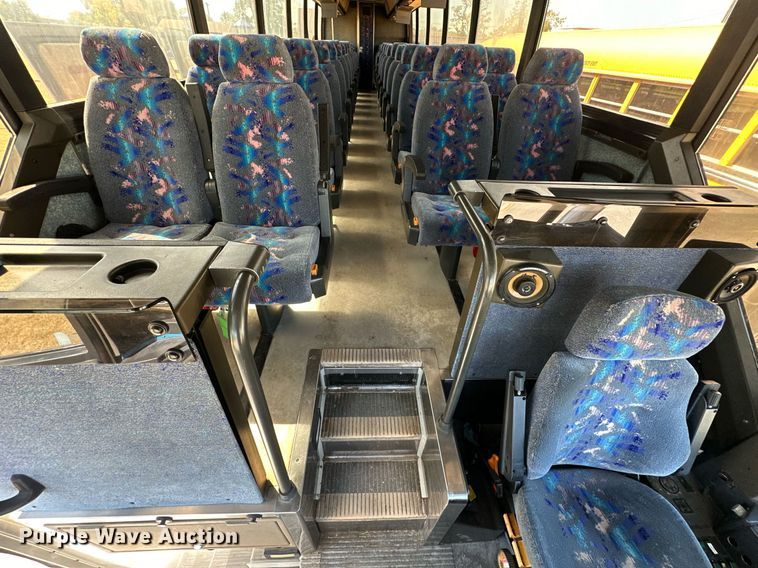 image for item EJ8987 1995 Prevost  H3-41 coach bus