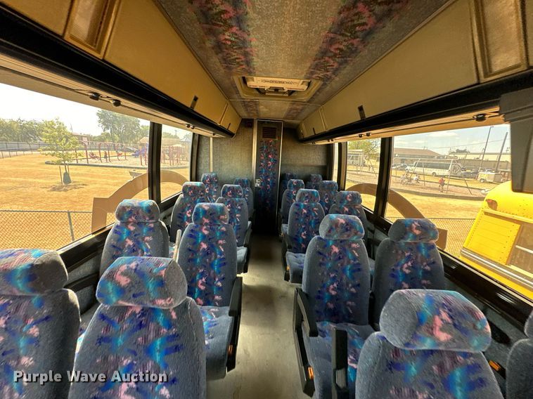 image for item EJ8987 1995 Prevost  H3-41 coach bus